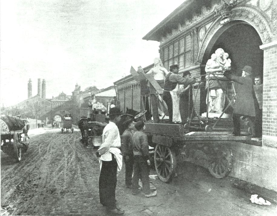 April 1897. De moderne skulpturer flyttes fra Glyptoteket i Valby (Ill. Tidende)